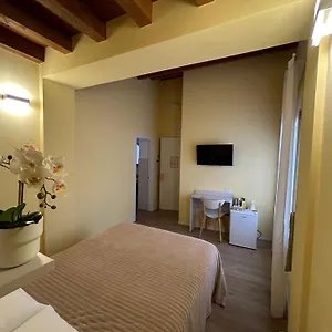 https://laguna-blu-mestre.hotelslidodijesolo.com