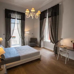  Apartment Largo Donnaregina
