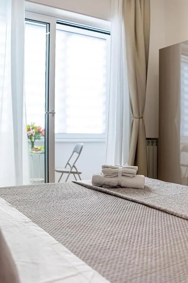 White Gold Bed & Breakfast Naples Italy